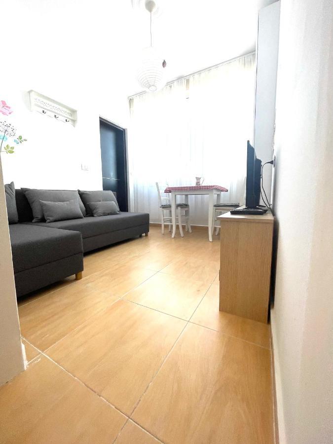 Mediterranean Sea Apartments Durres Bagian luar foto