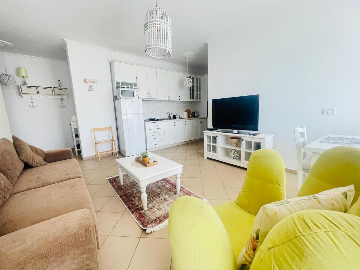 Mediterranean Sea Apartments Durres Bagian luar foto