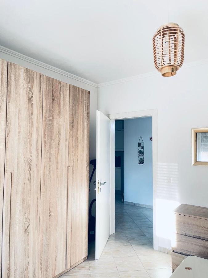 Mediterranean Sea Apartments Durres Bagian luar foto