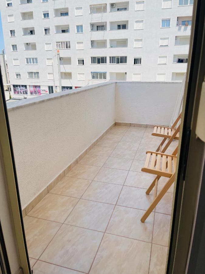 Mediterranean Sea Apartments Durres Bagian luar foto